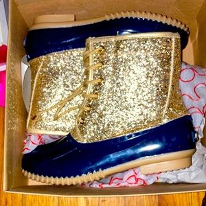 Size 8 Sugar Skipper gold/ glitter and navy Skylar Duck Boots